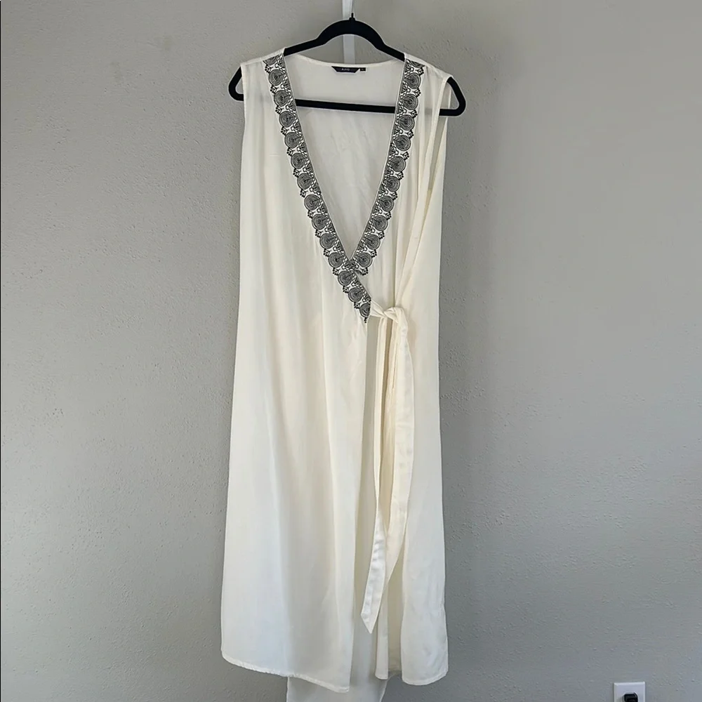 Ajio Elegant cream Sleeveless Dress swimsuit cover upwith Black Embroidery